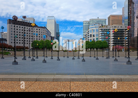 Wolkenkratzer im berühmten Finanz- und Geschäftszentrum Arrondissement von Paris - La Défense. Stockfoto