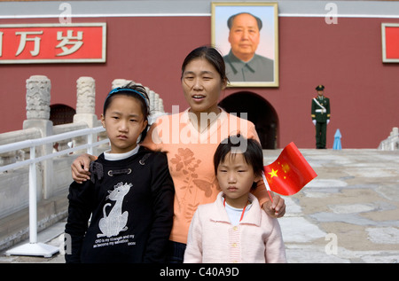 Menschen am Tiananmen-Platz, Peking, China Stockfoto