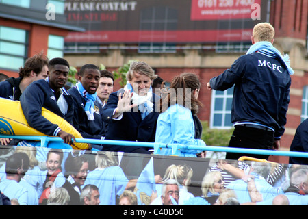 Manchester City Cup Parade Tour-Bus und Spieler, 2011 Stockfoto