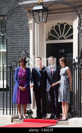 Präsident Barack Obama Treffen mit Premierminister David Cameron, auf den Stufen der 10 Downing Street London UK Stockfoto