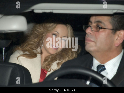 Nick Cannon, TeenNick Vorsitzender und seine Frau, Grammy-Preisträger Aufnahmekünstler Mariah Carey, posieren für Fotografen bei einem sc Stockfoto
