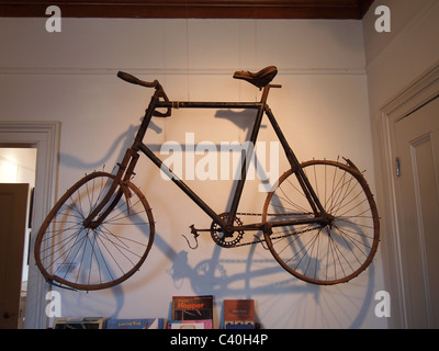 Kindheit-Fahrrad von Edward Hopper auf dem Display an Edward Hopper House in Nyack, New York, USA, 20. März 2011, © K Andriotis Stockfoto
