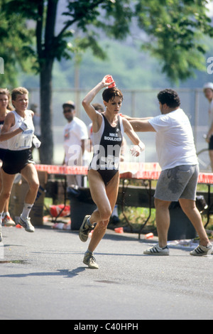 Lisa Martin im Wettbewerb mit der 1987-L'eggs-Mini-Marathon. Stockfoto