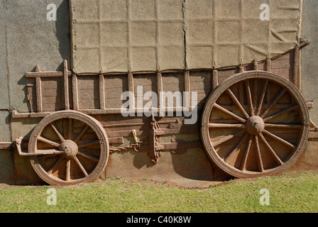 Schnitzereien von Wagen an die Voortrekker Monument in Pretoria, Südafrika. Stockfoto