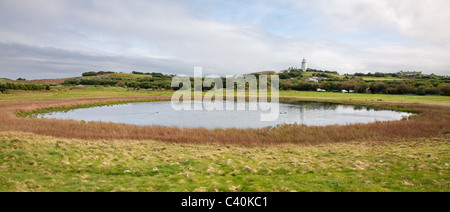 Großer Pool und den Leuchtturm auf der Insel St. Agnes in die Isles of Scilly Stockfoto