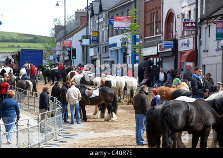 Haupt Straße Hennef während der jährlichen Kuhhandel kann fair County Antrim-Nordirland Stockfoto