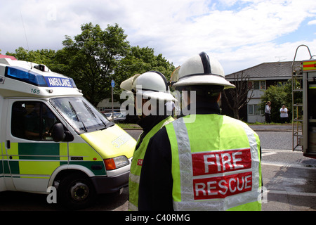 Feuerwehrführungskräfte am Ort des Unfalls Stockfoto