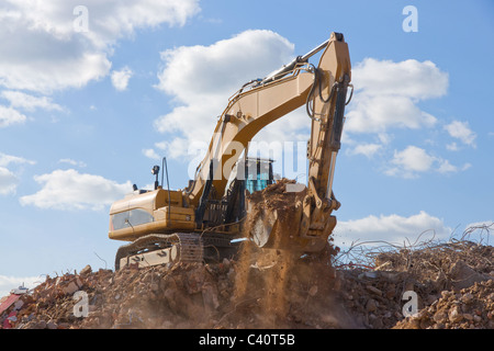 Großen verfolgt Bagger Graben. Stockfoto