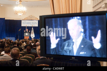 Vize-Präsident Joe Biden spricht bei der Hamilton Projekt 2010 Kick-Off Veranstaltung. Stockfoto