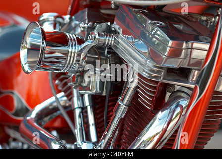 Detail zu nehmen, der einen starken V2-Motorrad-Motor Stockfoto