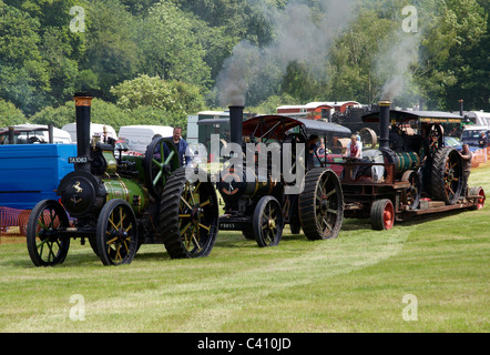 Dampf-Lokomobile, Dampfwalzen und Dampf LKW an der Bill Targett Memorial Dampf und Oldtimer-Rallye 2011. Stockfoto