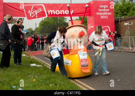 Brian aus dem magischen Kreisverkehr ab der virgin London-Marathon 2011 Stockfoto