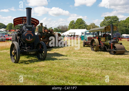 Dampf-Lokomobile, Dampfwalzen und Dampf LKW an der Bill Targett Memorial Dampf und Oldtimer-Rallye 2011. Stockfoto