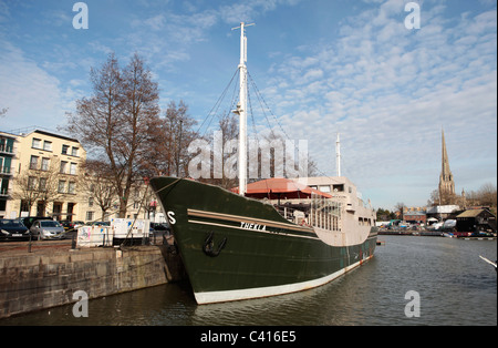 Thekla Musikveranstaltungen auf einem Boot, im Schlamm Dock sind von Bristol. Das Meer gehen Schiff war ursprünglich die alte Obszönitäten Showboat. Stockfoto