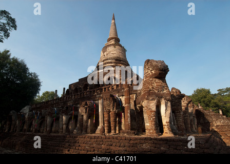 Wat Chang Lom (Elefanten-Tempel). Si Satchanalai. Sukhotai. Thailand. Im srilankischen Stil erbaut. Stockfoto