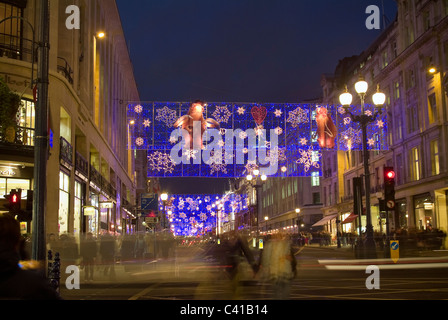 Weihnachts-Dekorationen auf Regent Street, London, UK Stockfoto