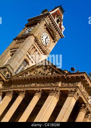 Der Uhrturm, bekannt als Big Brum auf Birmingham Museum and Art Gallery in der Innenstadt Chamberlain Square West Midlands UK Stockfoto
