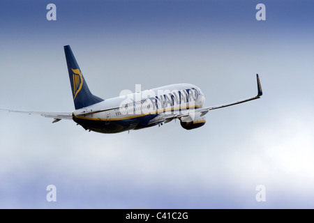 Ryanair Jet Flugzeug vom Flughafen London Stansted nach der Zeile mit der Civil Aviation Authority über den Vulkanstaub ausziehen Stockfoto