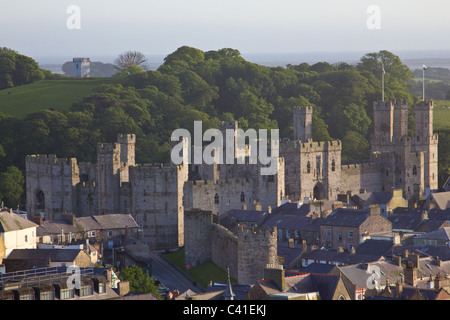 Sonnenuntergang auf Caernarfon Castle Stockfoto