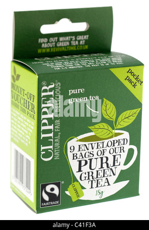 Schachtel mit Clipper Fairtrade Tasche Größe Pack 9 umhüllten Beutel von grüner Tee Stockfoto