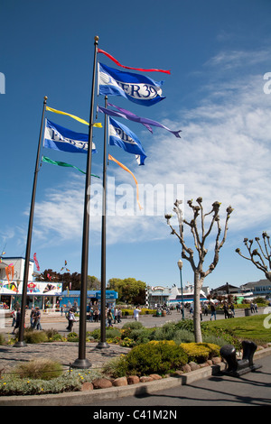 Fahnen am Pier 39, San Francisco, San Francisco Stockfoto