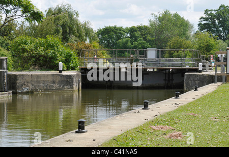 Godstow Sperre auf Fluß Themse, Wolvercote, Oxfordshire, Vereinigtes Königreich Stockfoto