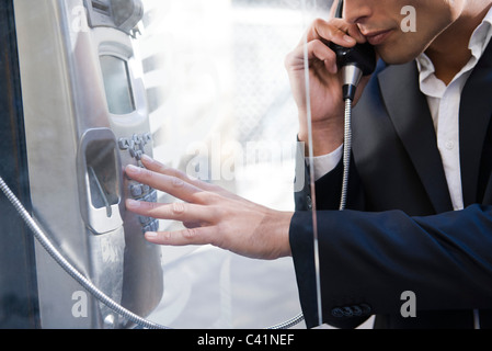 Mann mit Telefon Stockfoto