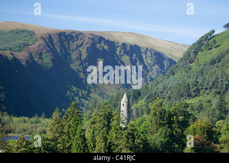 Glendalough runden Turm, Wicklow Mountains Nationalpark, County Wicklow, Ireland. Stockfoto