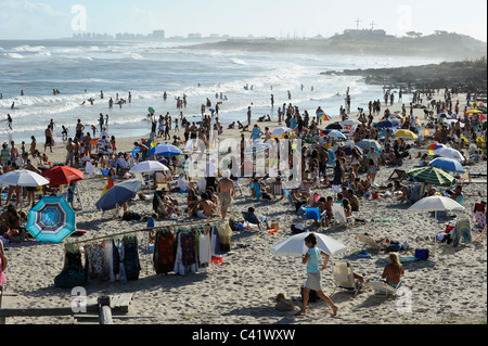 URUGUAY, Bad mit Meer und Strand La Barra, Anzeigen nach Punta del Este Stockfoto