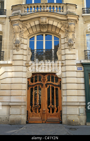 151 rue de Grenelle, Paris. Jugendstil-Gebäude von Jules Lavirotte, 1898. Stockfoto