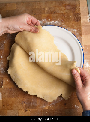 Blind backen UK vorbereiten einen Gebäck Fall Stockfoto