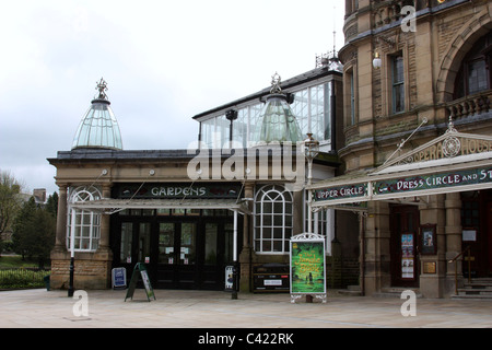 Buxton Opera House und Pavilion Gardens Stockfoto