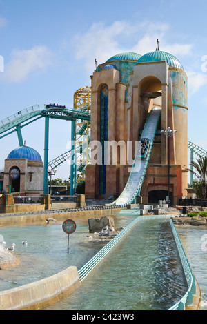 Reise nach Atlantis und eine Wasserung und Kombination Achterbahn fahren im SeaWorld. Stockfoto