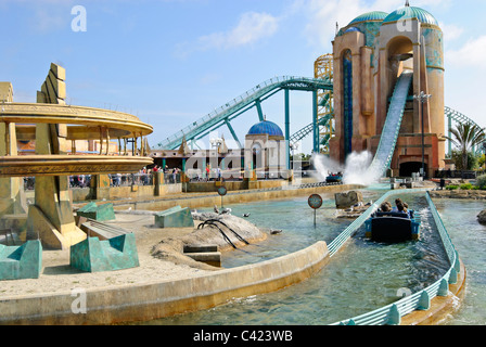 Reise nach Atlantis und eine Wasserung und Kombination Achterbahn fahren im SeaWorld. Stockfoto