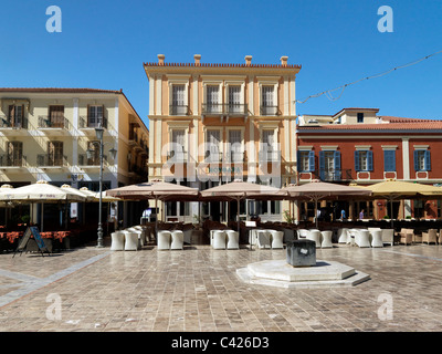 Nafplio Peloponnes Griechenland Platia Syndagmatos leeren Restaurants Stockfoto