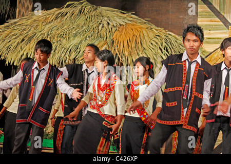 Wanchos Stämme Durchführung Tanz im Namdapha Öko-Kultur-Festival, Miao, Arunachal Pradesh, Indien Stockfoto