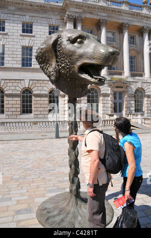 Ai Weiwei Kreis der Tiere Zodiac Heads Hof des Somerset House in London 12 bronze Tierköpfe Stockfoto