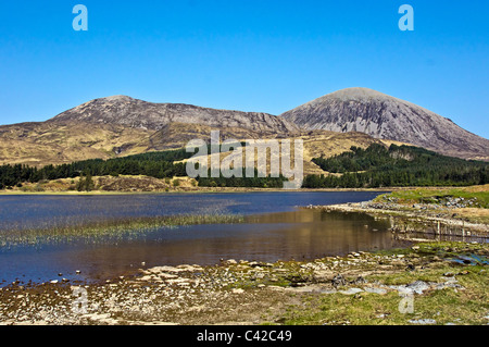 Die Red Cuillin Hills auf Skye in Schottland gesehen von der Elgol Straße in Strath Suardal Stockfoto