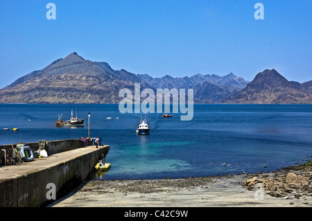 Passagierschiff Bella Jane kommt in Elgol Pier Rückkehr von einer Reise zum Loch Coruisk im Cuillin Hills auf Skye Schottland Stockfoto