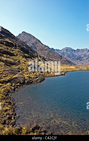 Die Cuillin Hills in Skye Schottland angesehen vom Ufer von Loch Coruisk Stockfoto