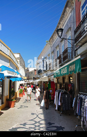 Einkaufsstraße, Rua 5 de Outubro, Loulé, Region Algarve, Portugal Stockfoto