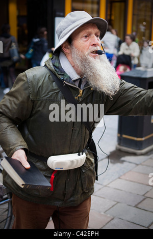 Ältere Mann predigte Christentum in Buchanan Street, Glasgow, Schottland, England, UK Stockfoto
