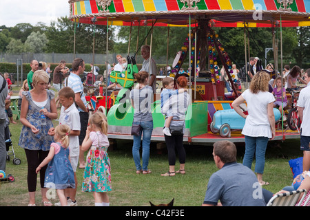 Erholung, Verulamium Park, St Albans, Hertfordshire, England, Vereinigtes Königreich. Kreisverkehr, Karussell, Sommer Stockfoto