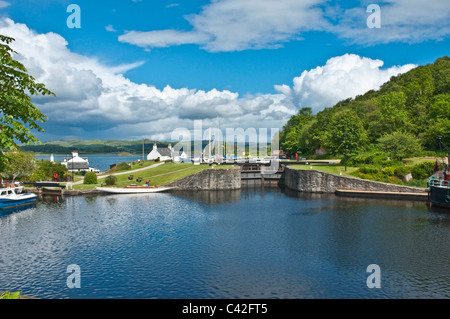 Boote im Becken bei Crinan Crinan Canal Argyll & Bute Schottland Stockfoto