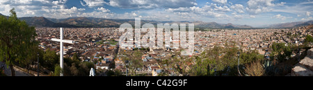 Cajamarca, Peru, Panorama Blick vom Cerro Santa Apolonia. Stockfoto