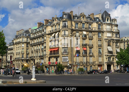 Place De Alma, Paris, Frankreich. Kreuzung in der Nähe von Pont De L'Alma und Avenue Georges V. Stockfoto