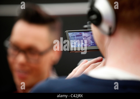 GOK Wan, Promi-Mode-Guru wird bei Glasgow "Glam in der Stadt" Veranstaltung interviewt. Stockfoto