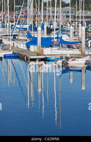 Monterey Bay Marina mit Fishermans Wharf im Hintergrund Stockfoto