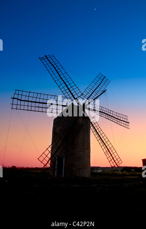 Balearen Windmühle Wind Mill Sonnenuntergang in Formentera-La Mola Stockfoto