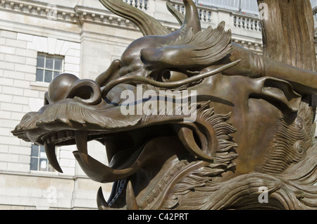 Ai Weiweis Teil der Bronze Kreis von Tieren chinesischen Sternzeichen Skulpturen Somerset House, London. 2011 Stockfoto